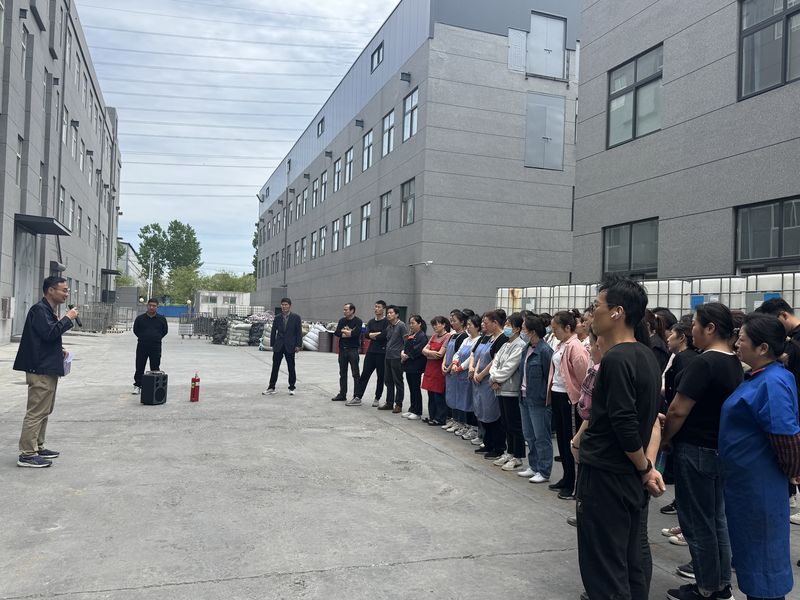 生产虽繁忙，安全要保障。